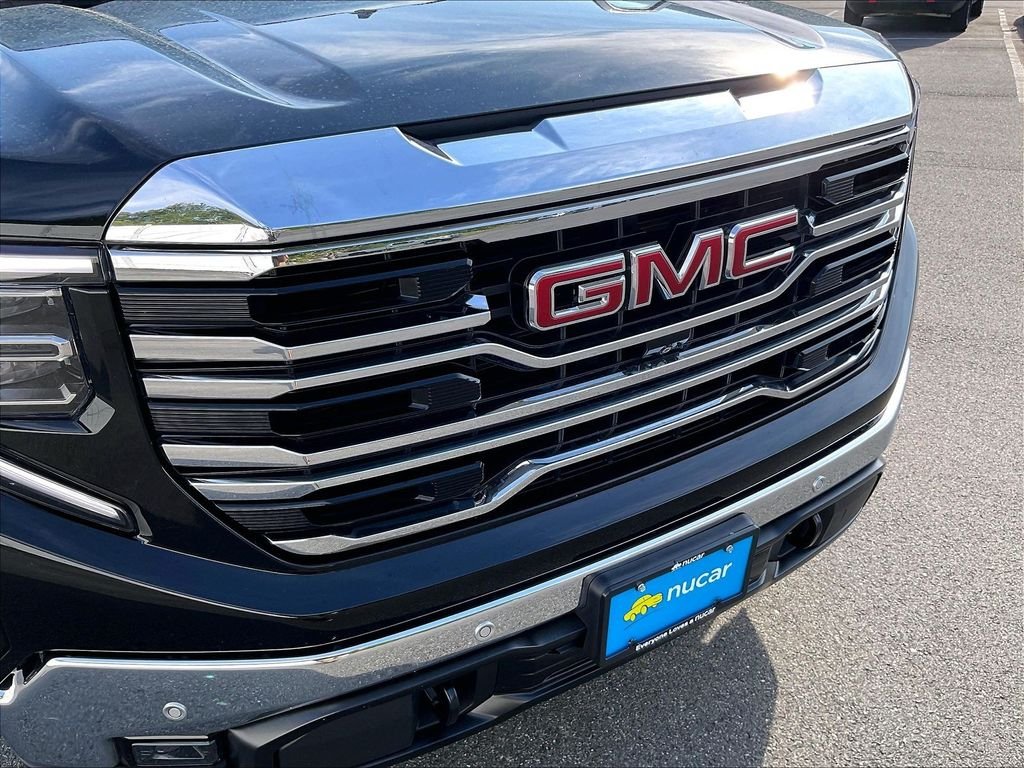 Used 2023 Black GMC SLT image 29