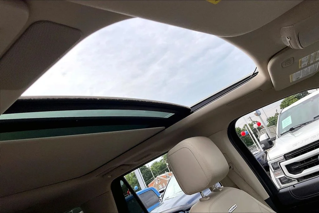 Used 2022 White Ford Platinum image 21
