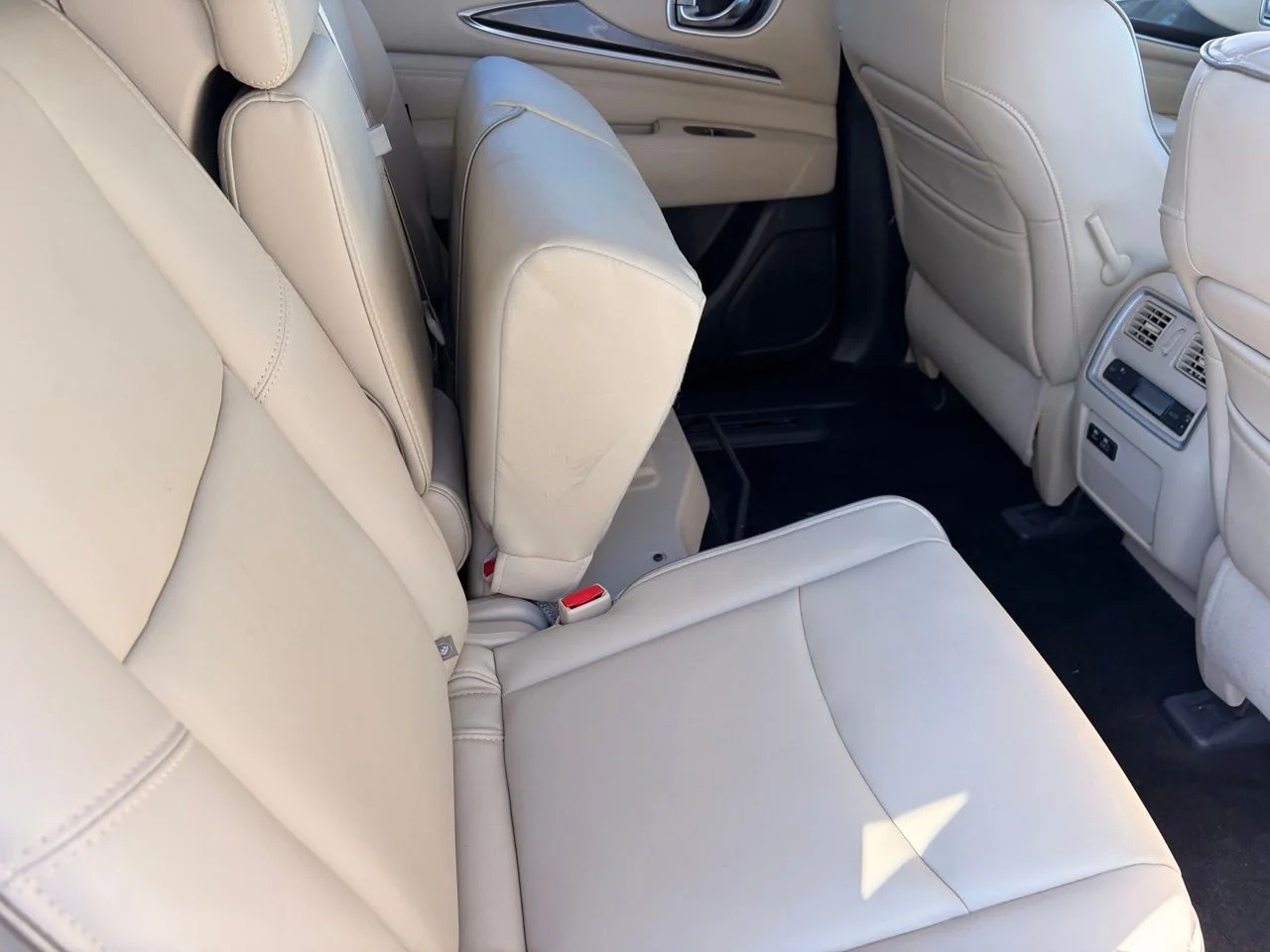 Used 2020 Majestic White INFINITI Pure image 14