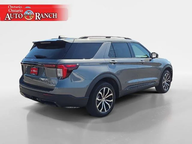 New 2026 Carbonized Gray Metallic Ford ST-Line image 25