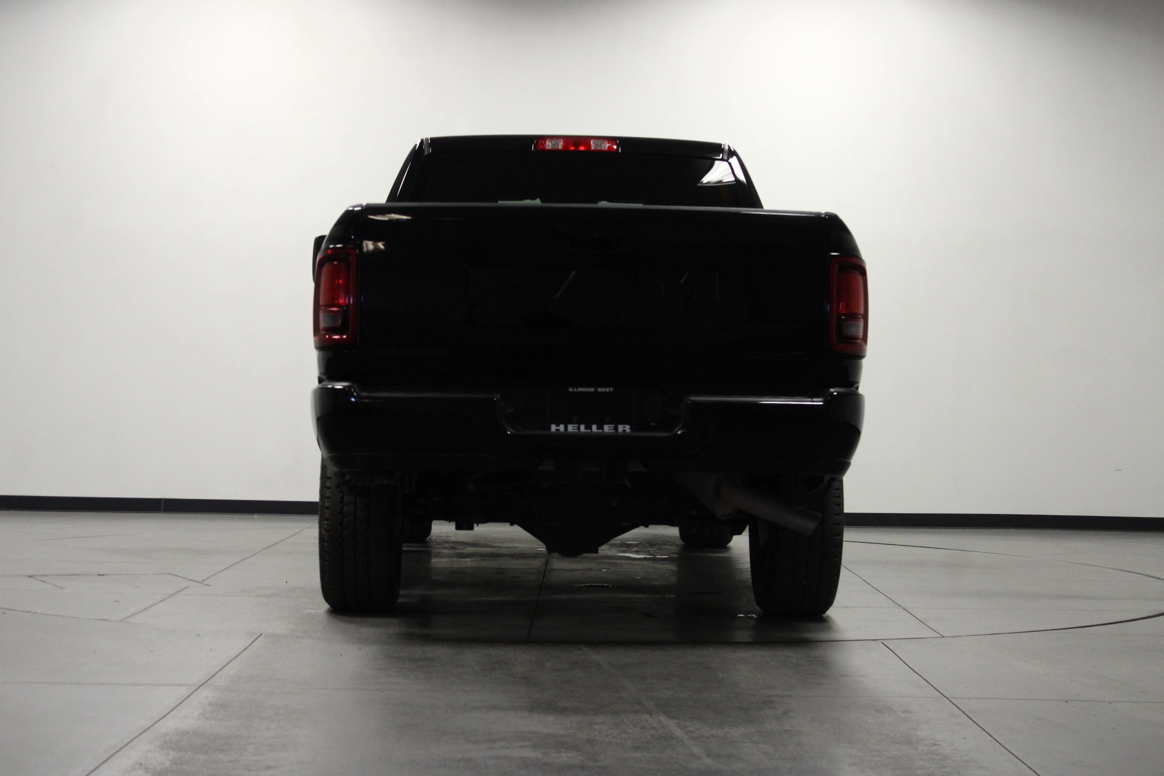 Used 2025 Diamond Black Crystal Pearlcoat Ram Big Horn image 5