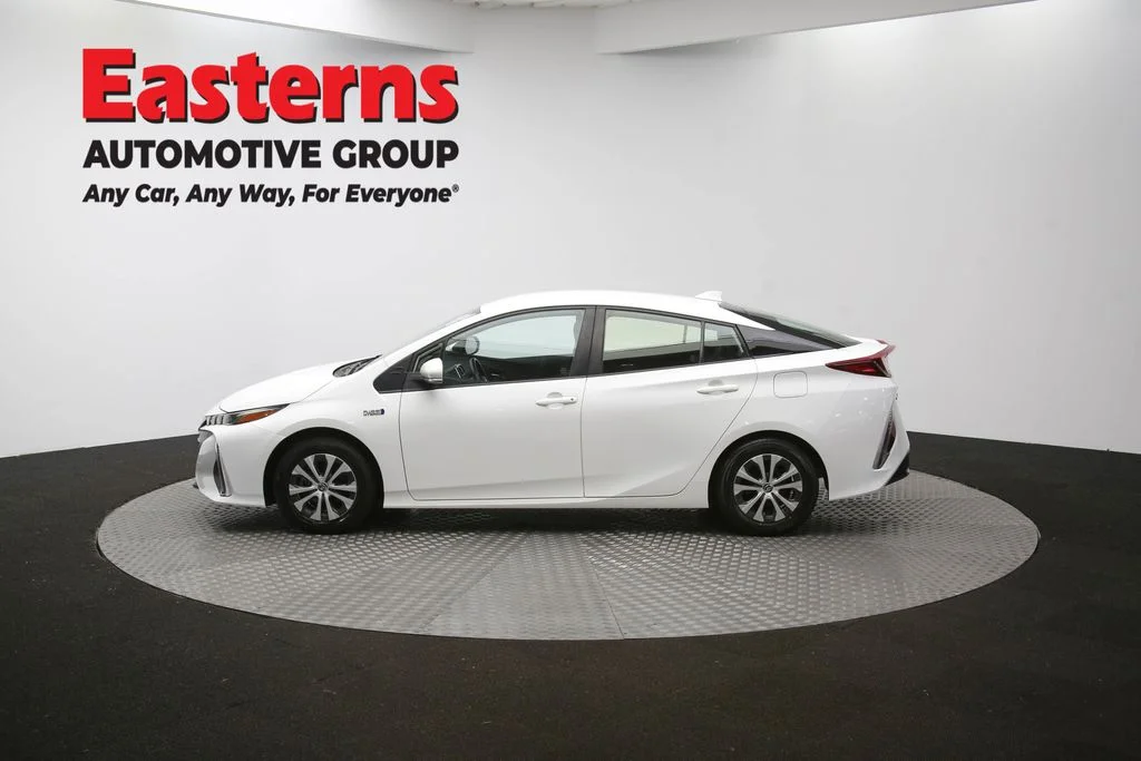 Used 2021 White Toyota LE image 55