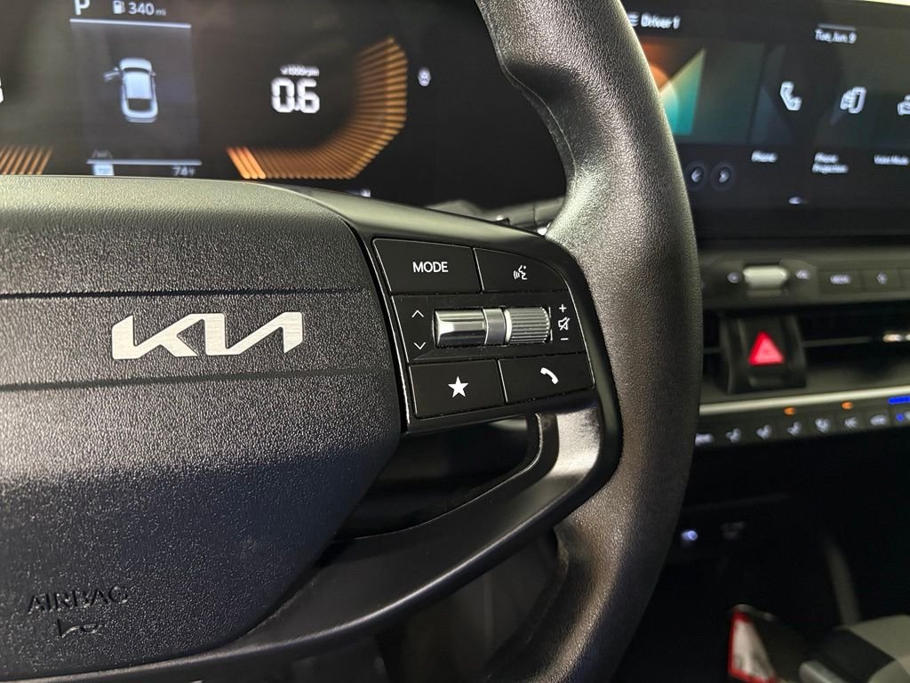 Used 2025 Gray Kia LXS image 21