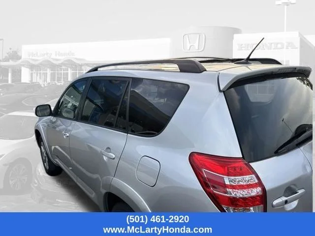 Used 2012 Classic Silver Metallic TOYOTA LIMITED image 4