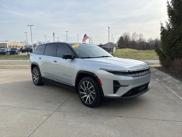 Used 2025 Silver Jeep Limited image 34