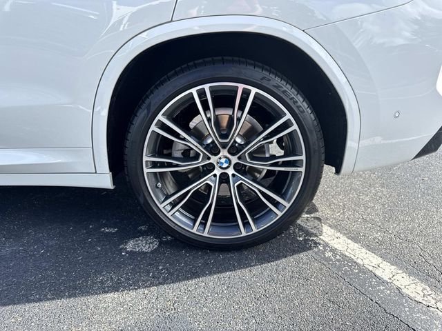 Used 2023 White BMW sDrive30i image 11