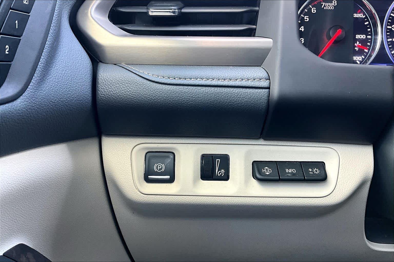 Used 2023 White Frost Tricoat GMC Denali image 35