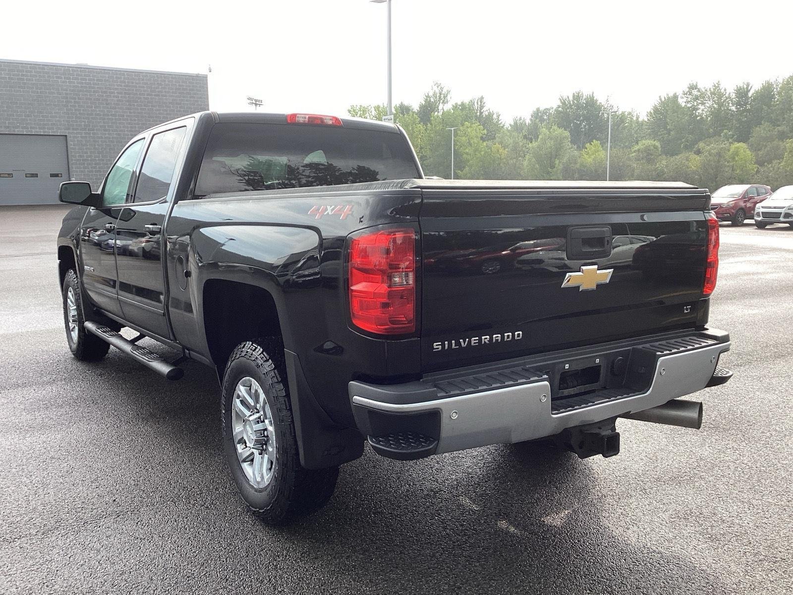 Used 2019 Black Chevrolet LT image 5