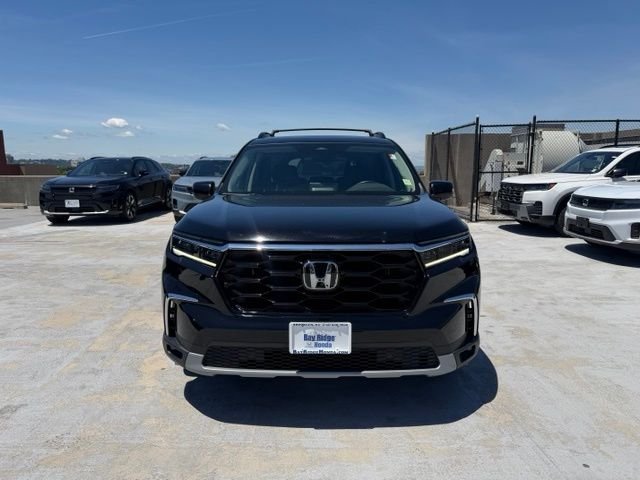 Used 2023 Black Honda Touring image 2