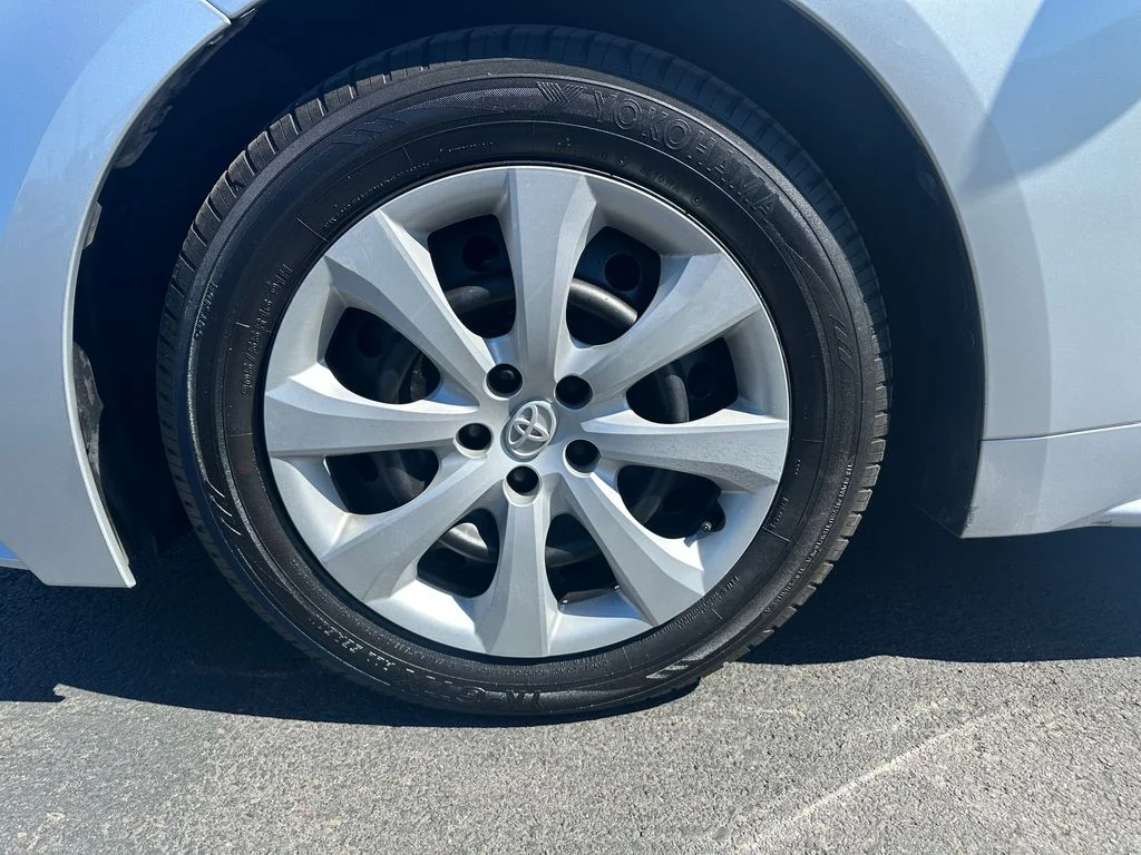 Used 2020 Silver Toyota LE image 12