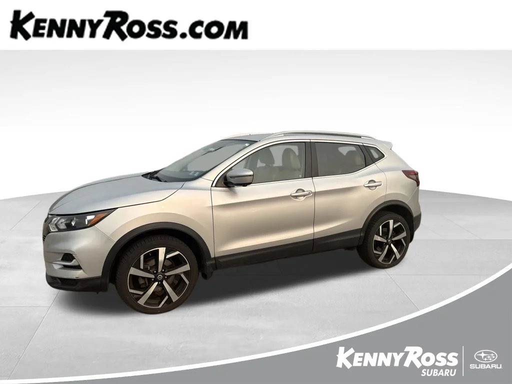 Used 2020 Silver Nissan SL image 1