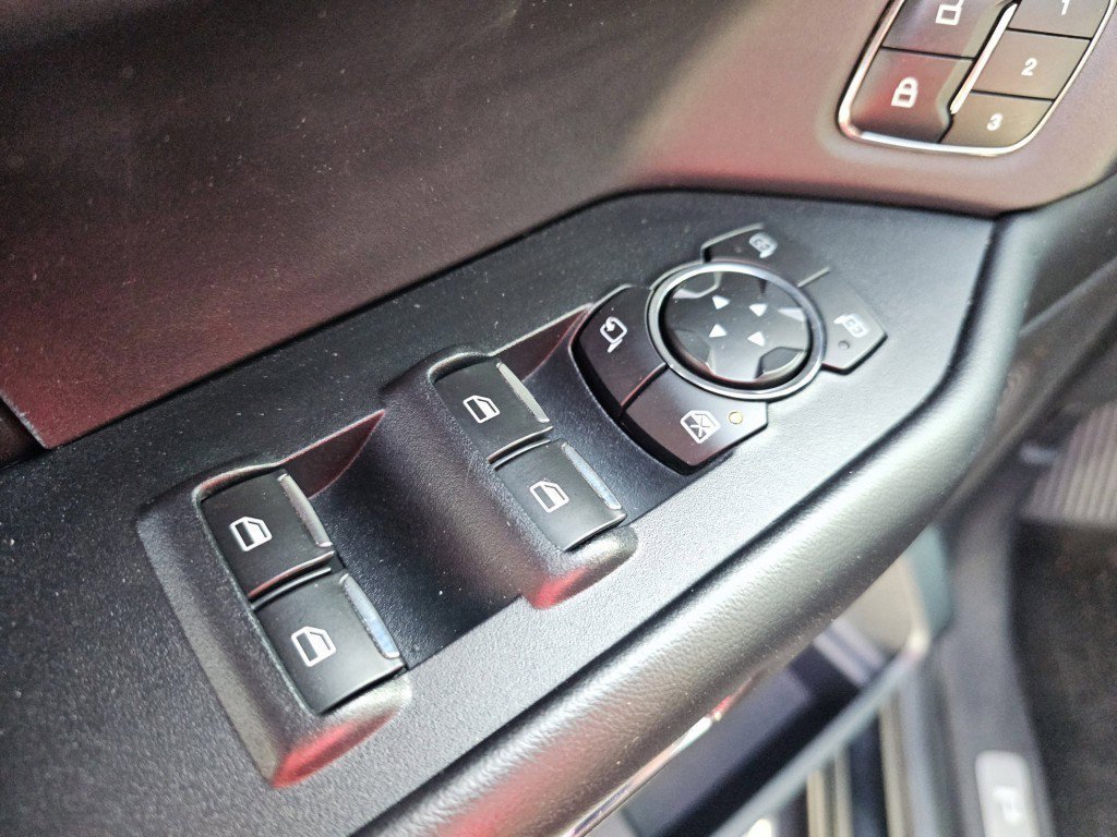 Used 2018 Shadow Black Ford Platinum image 31