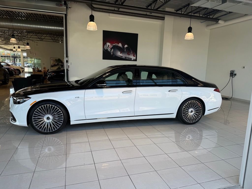 New 2025 MANUFAKTUR Moonlight White Metallic Mercedes-Benz Maybach S 680 image 7