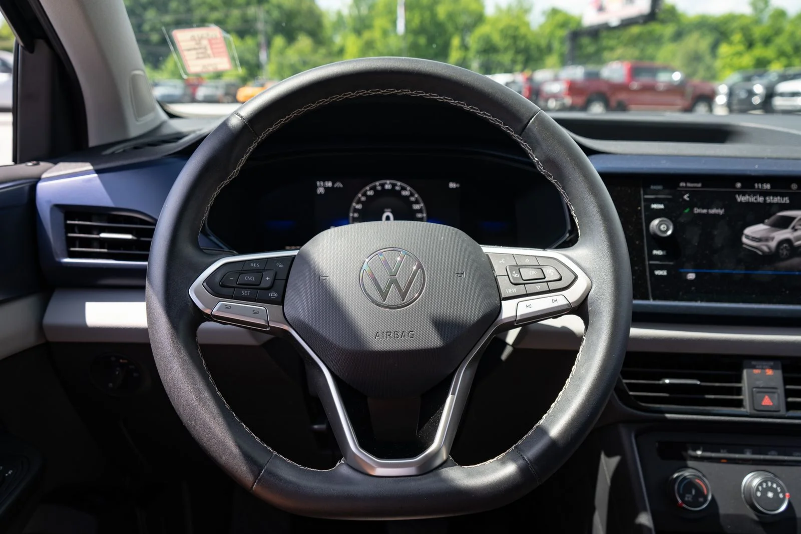 Used 2022 Black Volkswagen 1.5T SE image 28