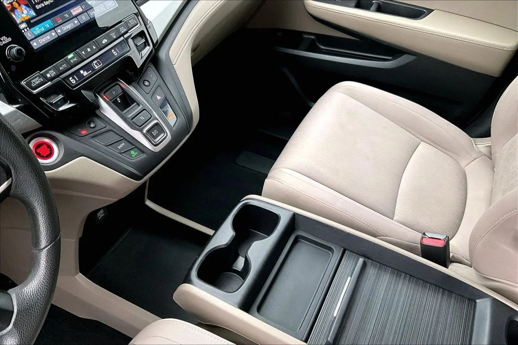 Used 2019  Honda EX image 17