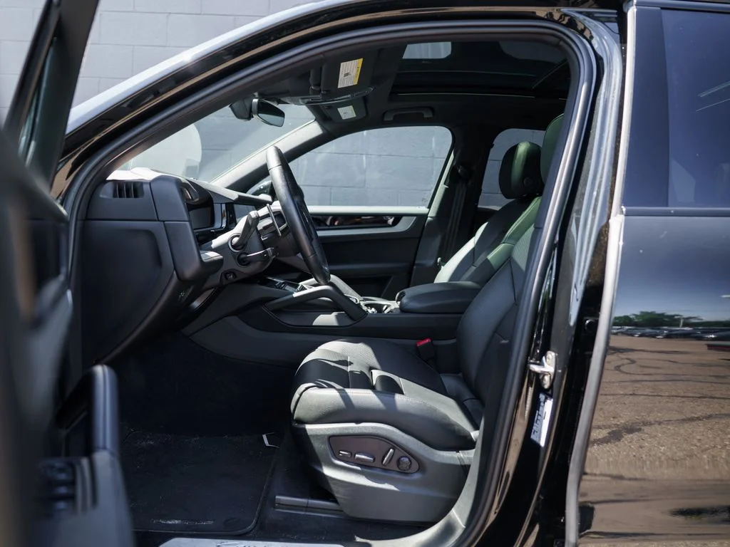 Used 2025 Chromite Black Metallic Porsche Base image 16