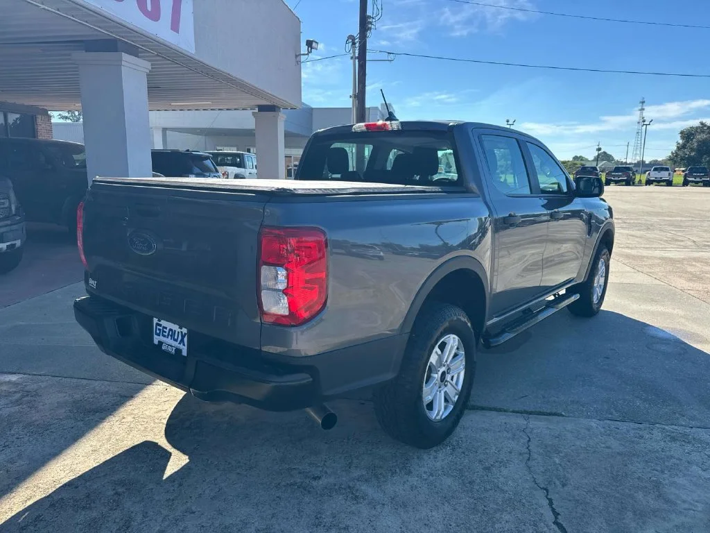 Used 2024 Gray Ford XL image 15