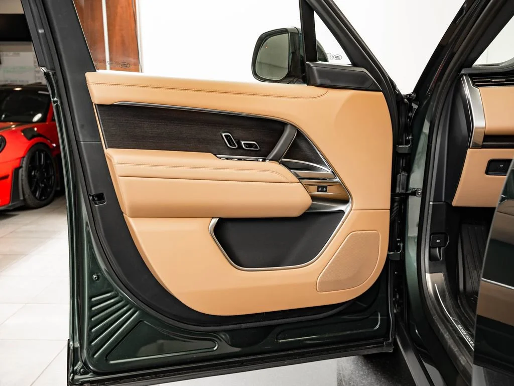 New 2026 Belgravia Green Land Rover SE image 26