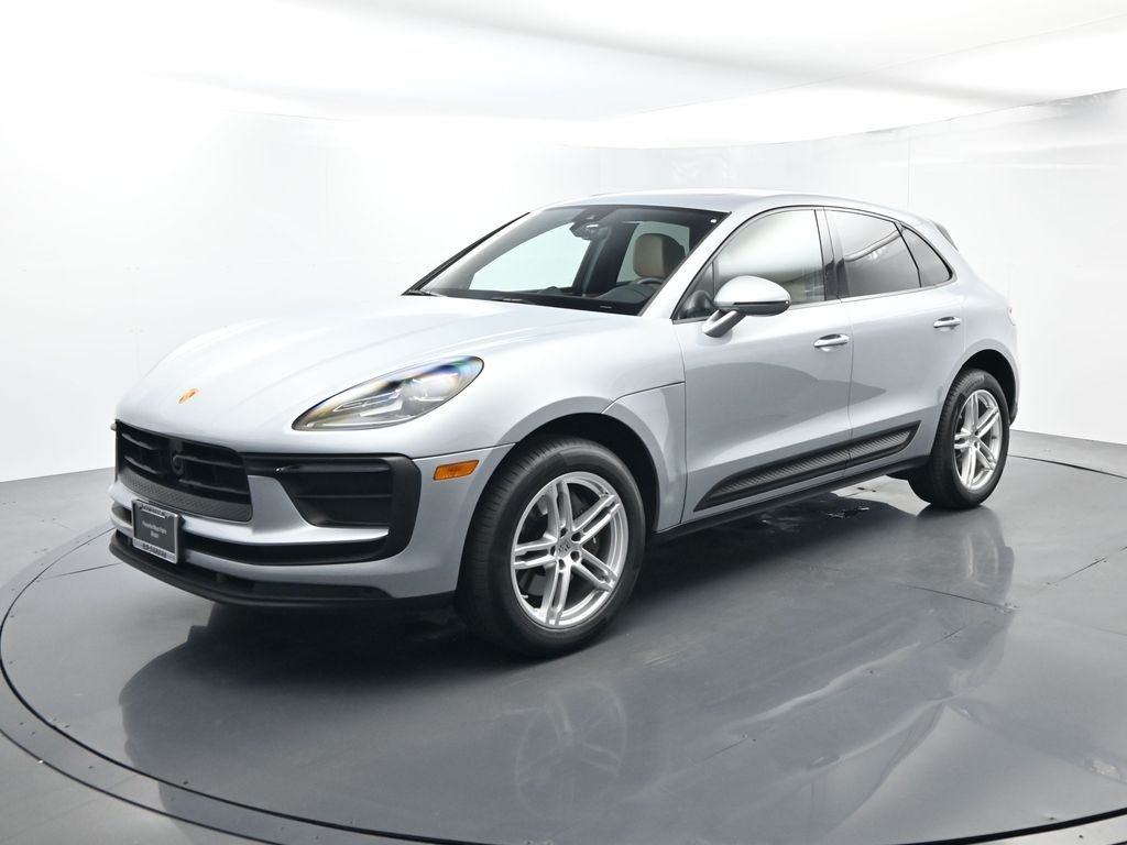 2023 Porsche Macan Base