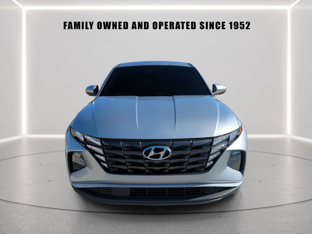 Used 2023 Silver Hyundai SE image 6