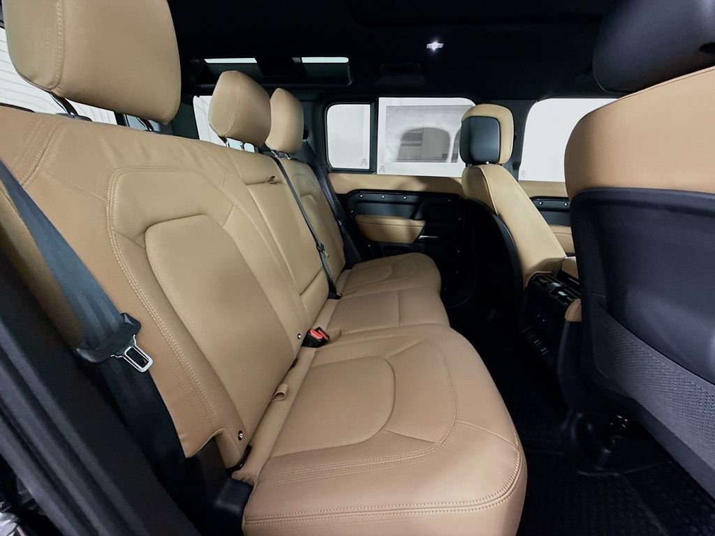 New 2026 Santorini Black Land Rover X-Dynamic SE image 23