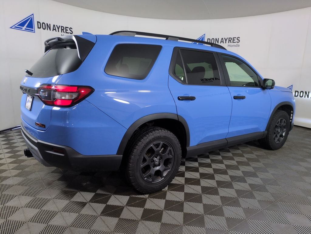 Certified Used 2025 Diffused Sky Pearl Honda TrailSport image 9