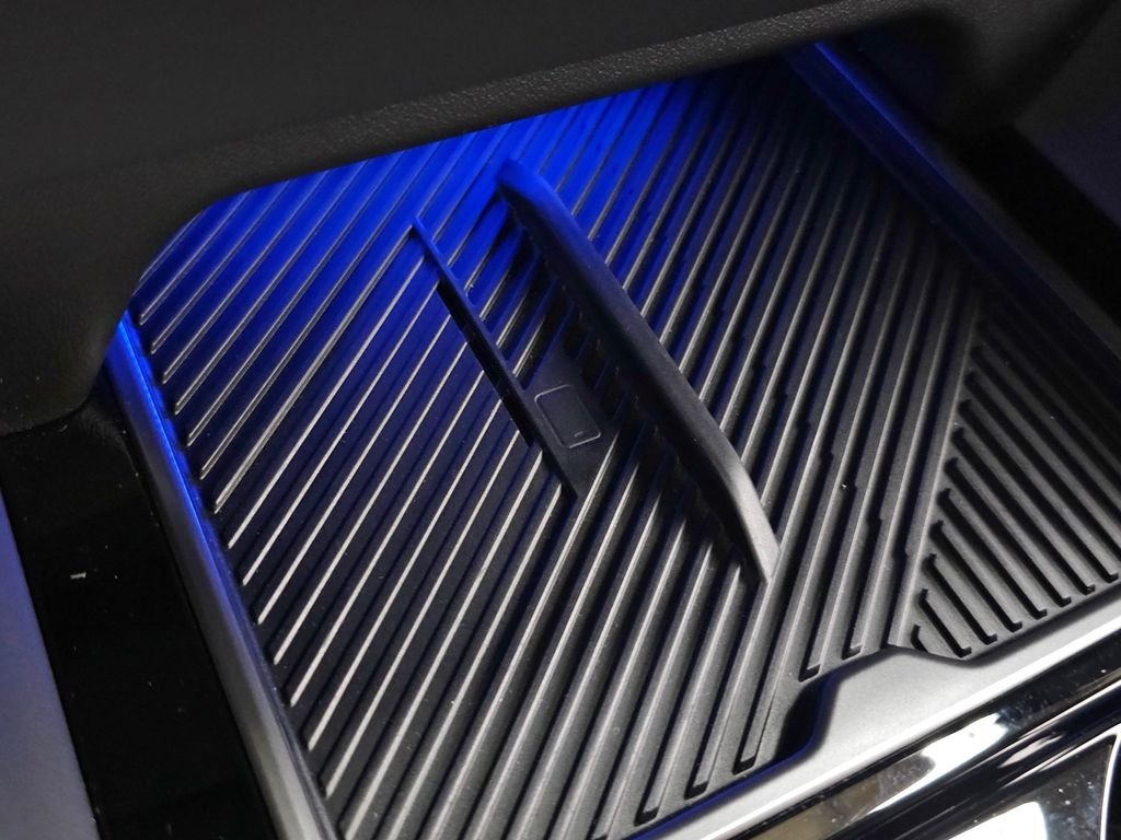 Used 2024 Black Sapphire Metallic BMW 540i xDrive image 37