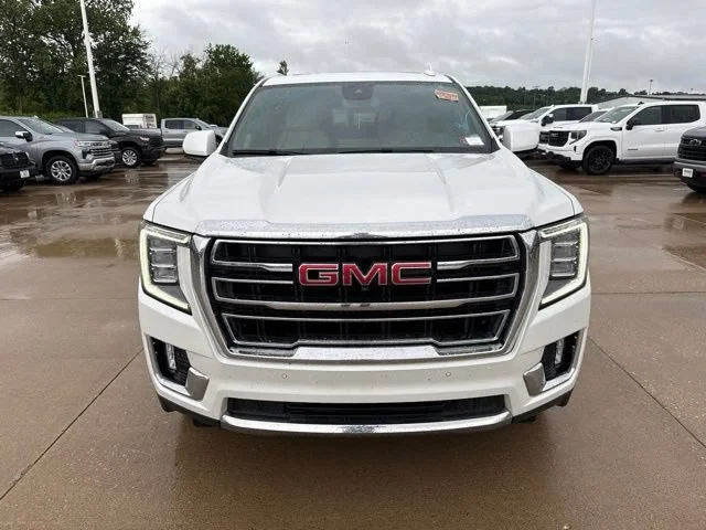 Used 2023 White Frost Tricoat GMC SLT image 7