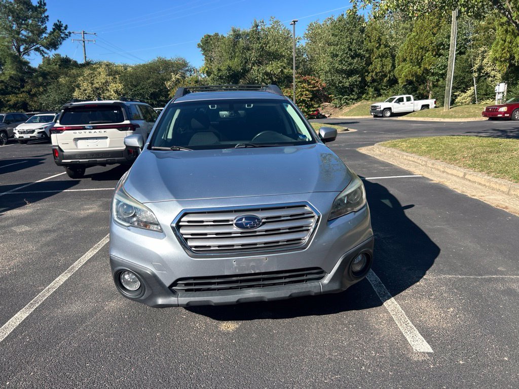 Used 2017 Silver Subaru 2.5i Premium image 8