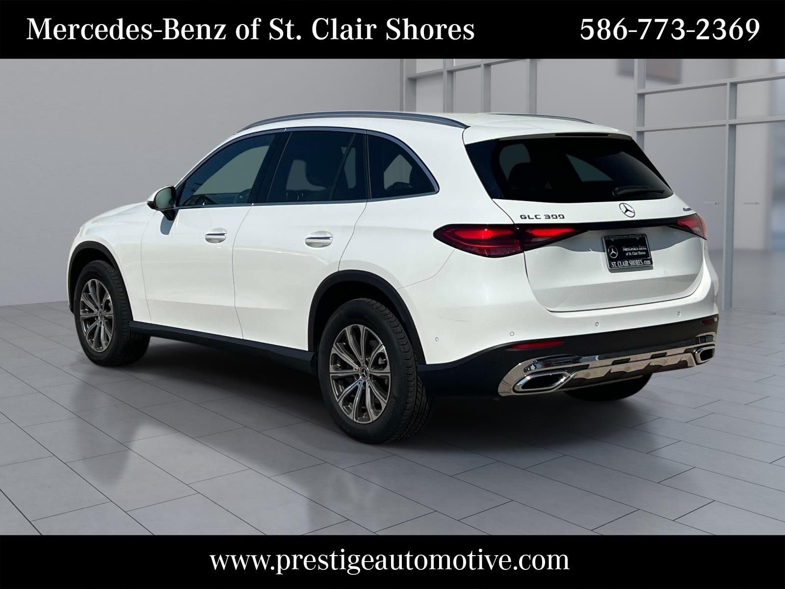 Certified Used 2025 White Mercedes-Benz GLC 300 image 3