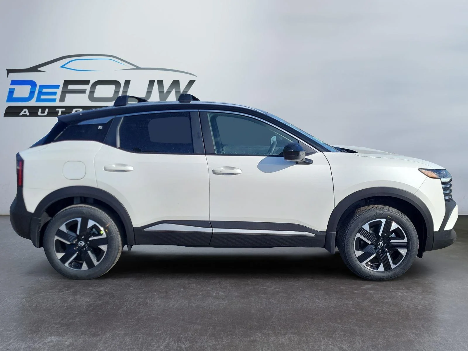 New 2026 Aspen White Tricoat/Super Black Nissan SV image 2