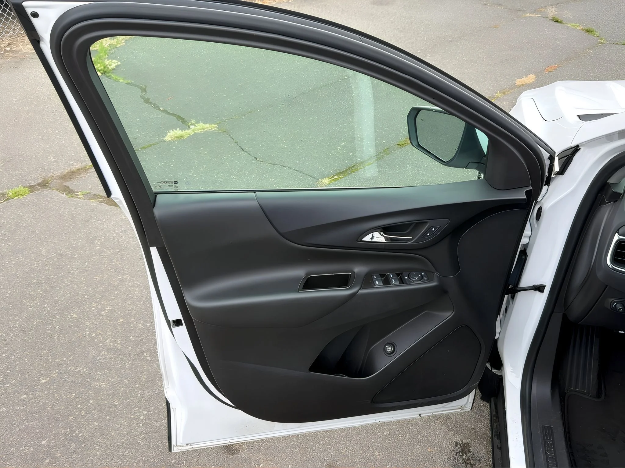 2024 Chevrolet Equinox LT - Photo 12