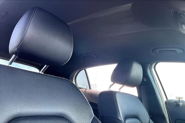 Used 2018 Silver Mercedes-Benz GLA 250 image 17