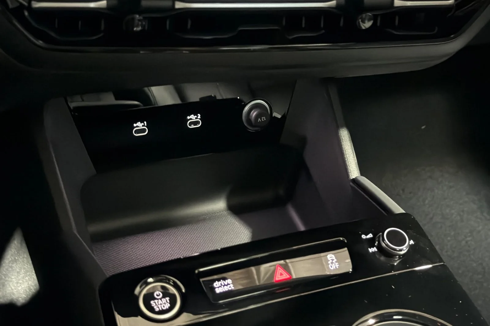 New 2027 Mythos Black Metallic Audi Premium quattro image 20