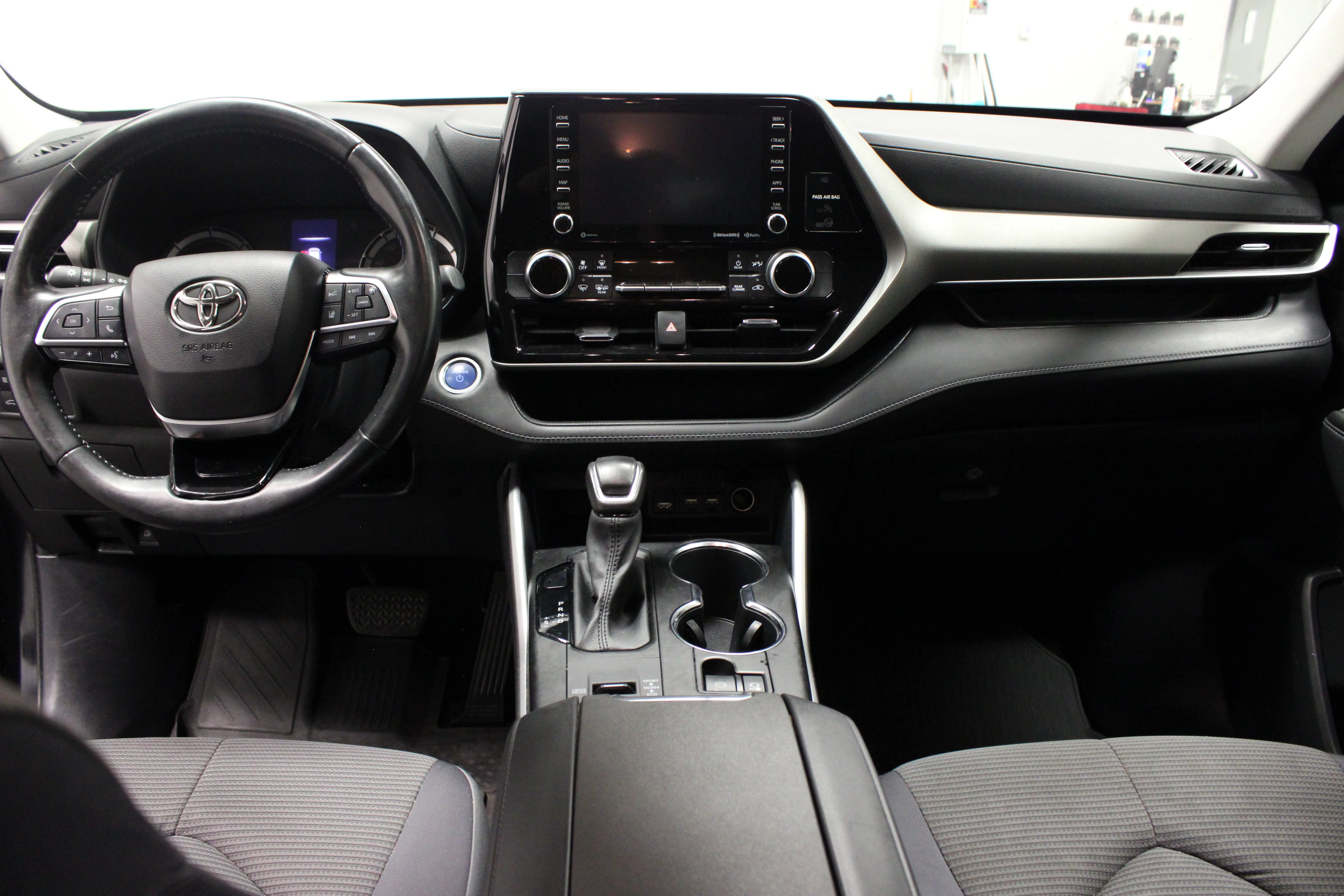 Used 2021 Midnight Black Metallic Toyota LE image 19