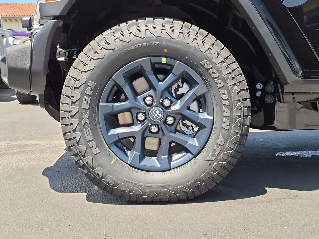 New 2026 Black Clear-Coat Exterior Paint Jeep 85th Anniversary Edition image 8