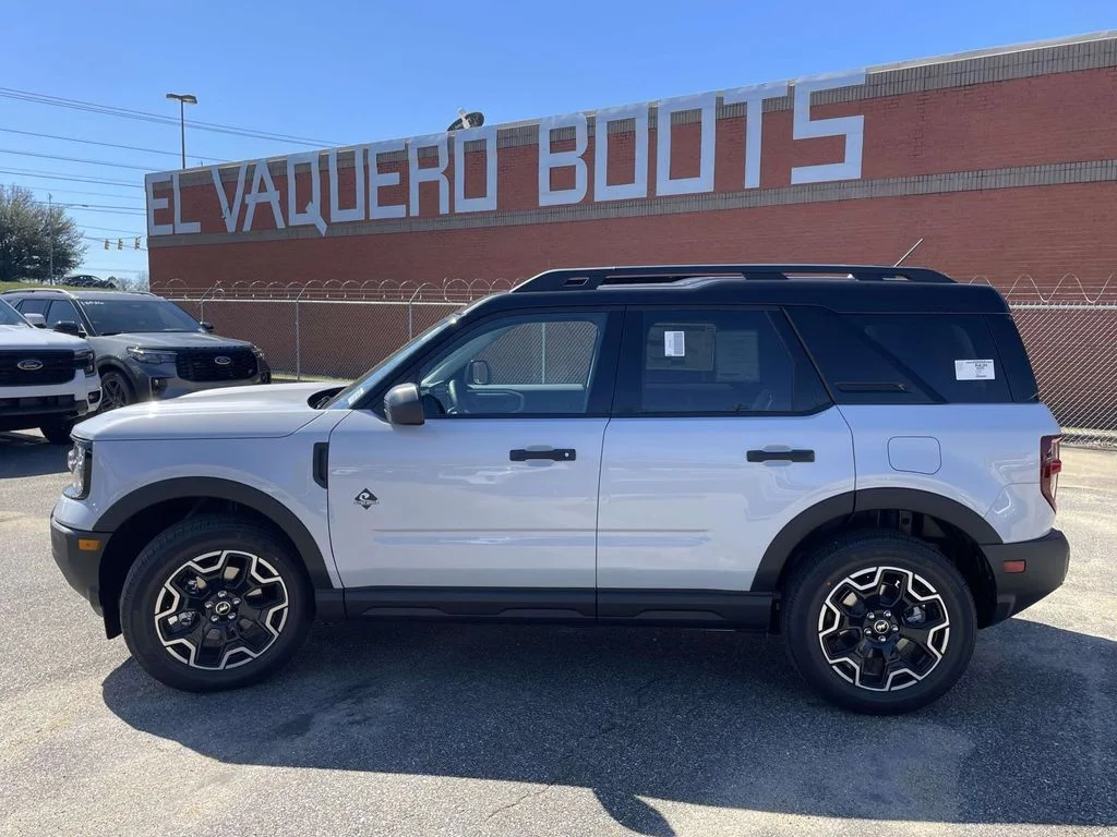 New 2026 White Ford Outer Banks image 6