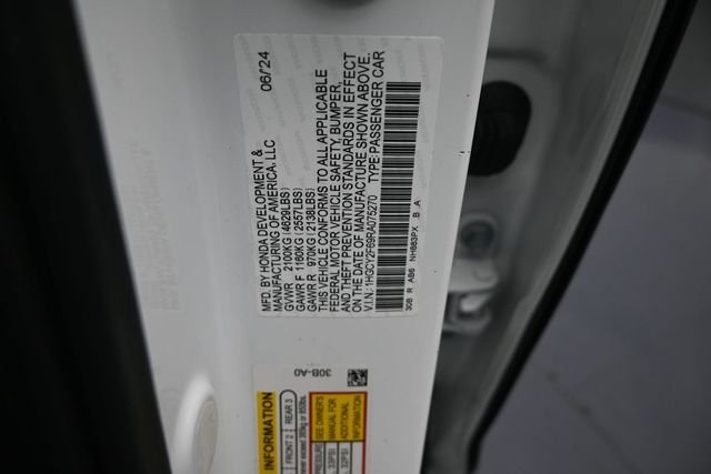 Used 2024 Platinum White Pearl Honda EX-L image 18