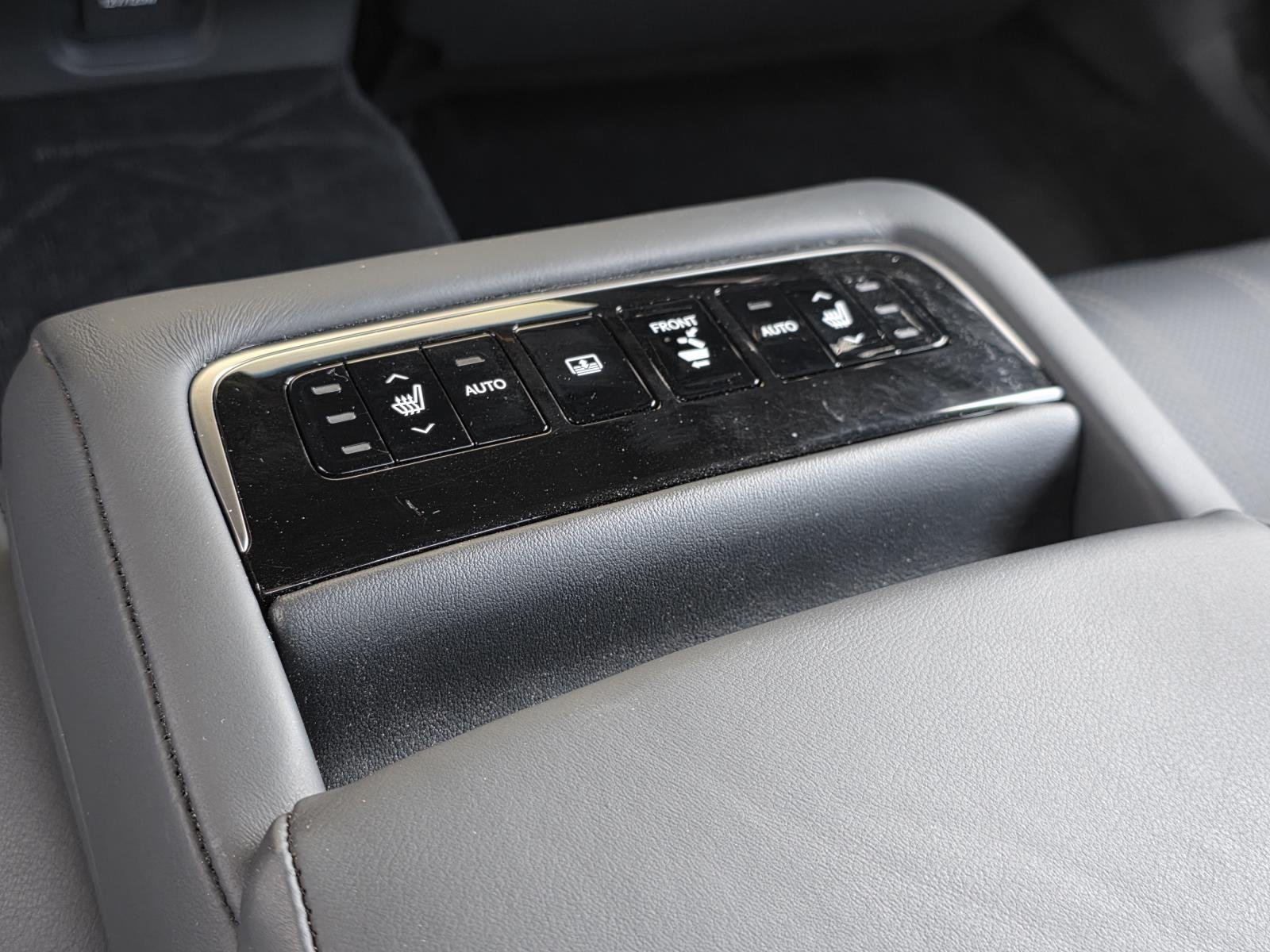 2018 Lexus LS Base - Photo 11