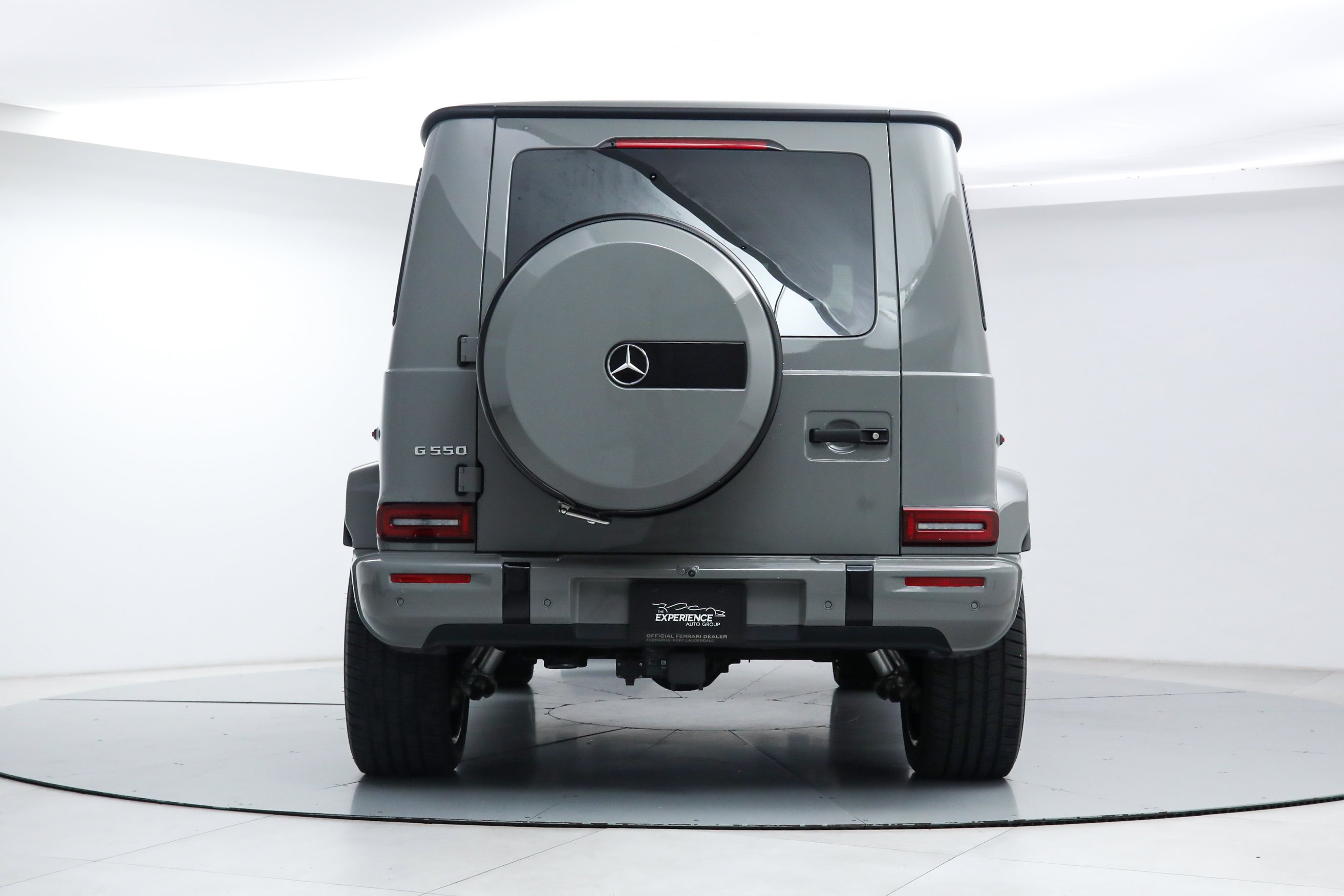 Used 2025 Gray Mercedes-Benz G 550 image 4