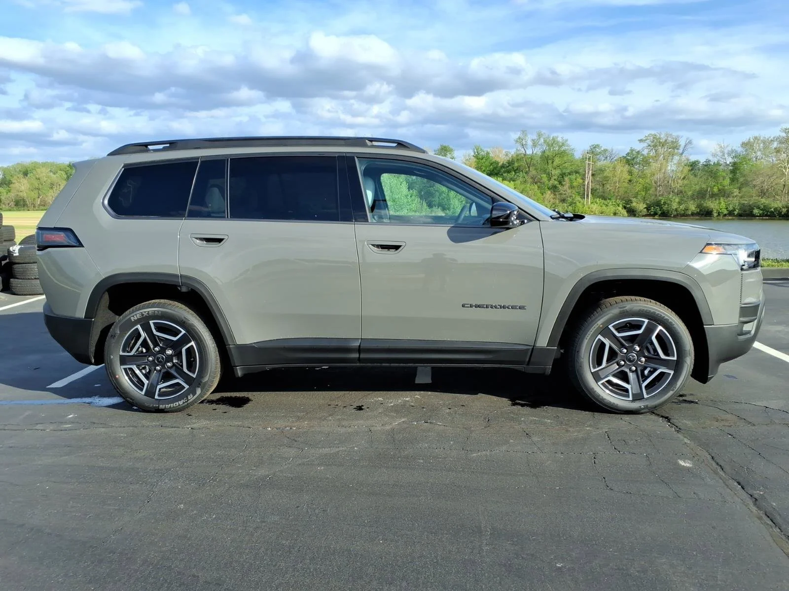 New 2026 Sting-Gray Clearcoat Jeep Laredo image 17