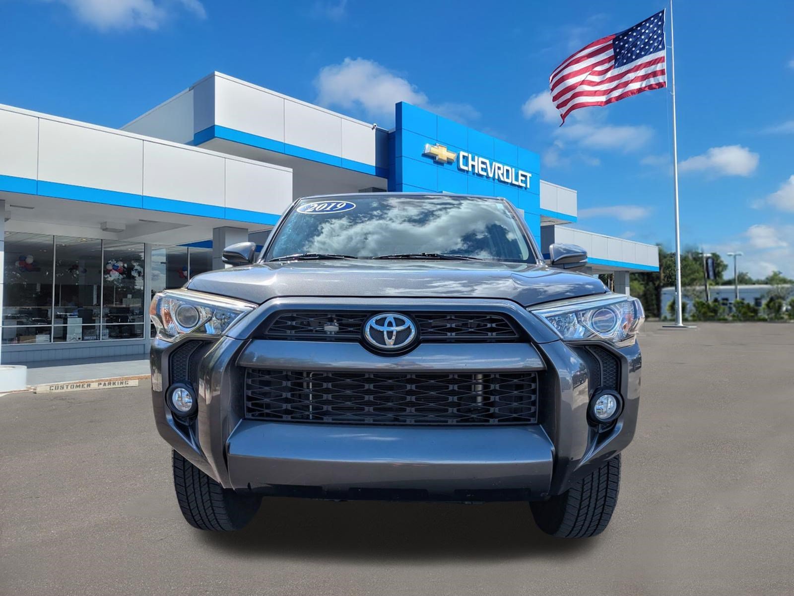 Used 2019 Magnetic Gray Metallic Toyota SR5 image 8