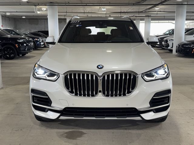 Certified Used 2023 Mineral White Metallic BMW sDrive40i image 3