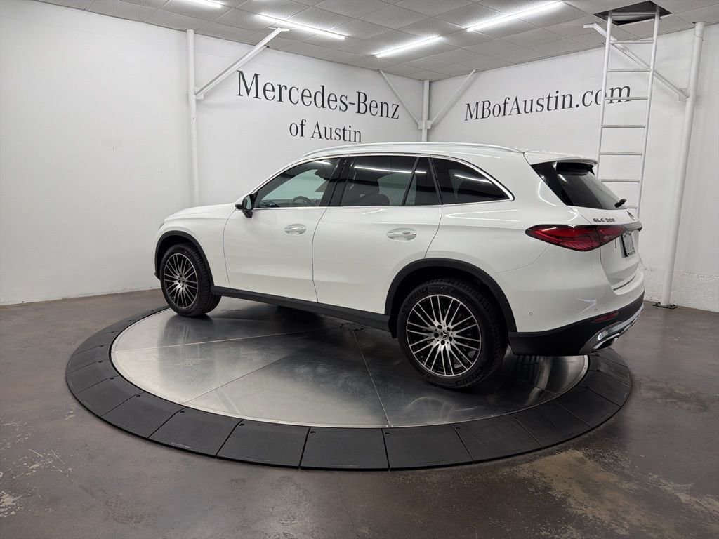 Used 2026 White Mercedes-Benz GLC 300 image 5