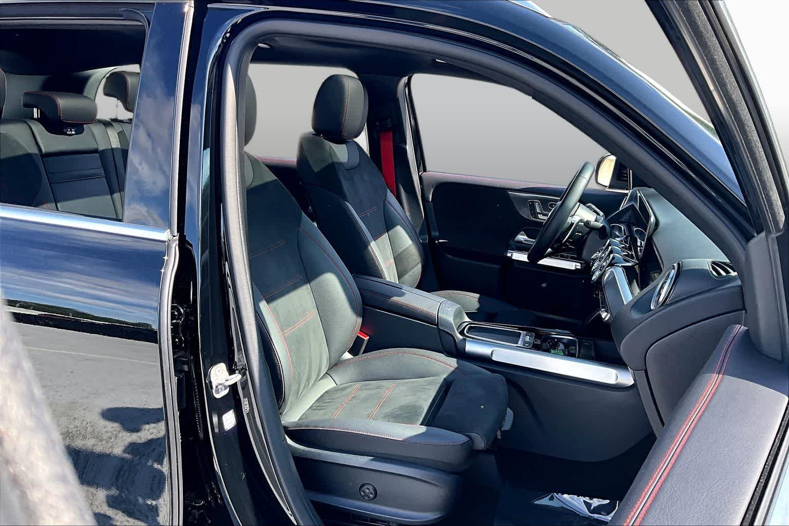Used 2025 Night Black Mercedes-Benz AMG® GLB 35 image 9