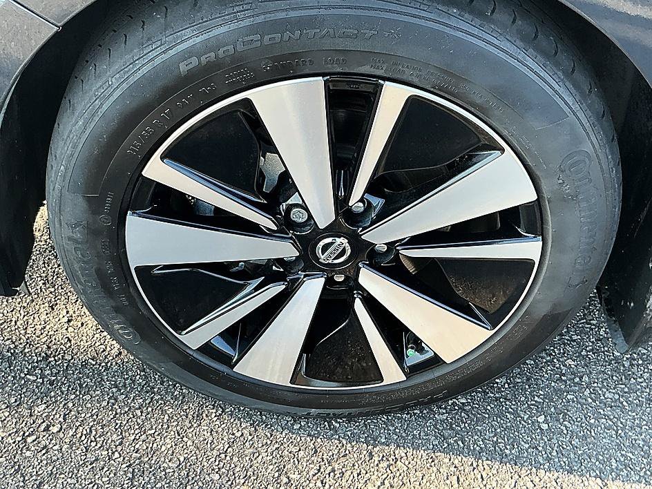 Used 2022 Storm Blue Metallic Nissan 2.5 SV image 10
