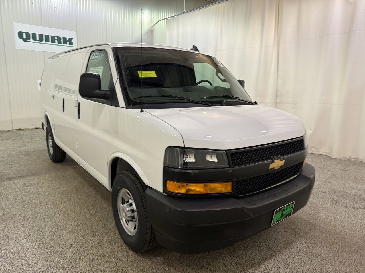 2026 Chevrolet Express 2500 Work Van HD's photo