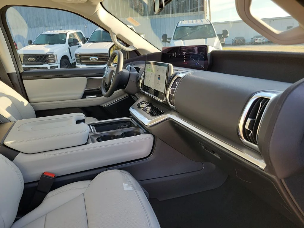 New 2026 Dark Matter Gray Metallic Ford MAX Platinum® image 32