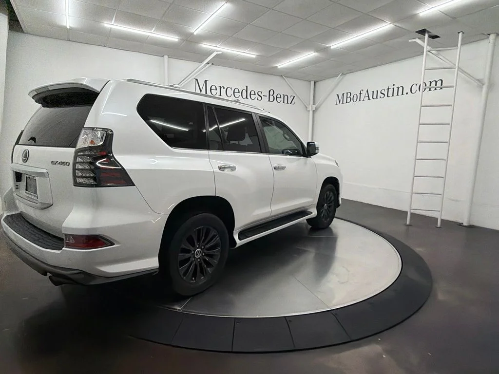 Used 2023 White Lexus 460 image 7