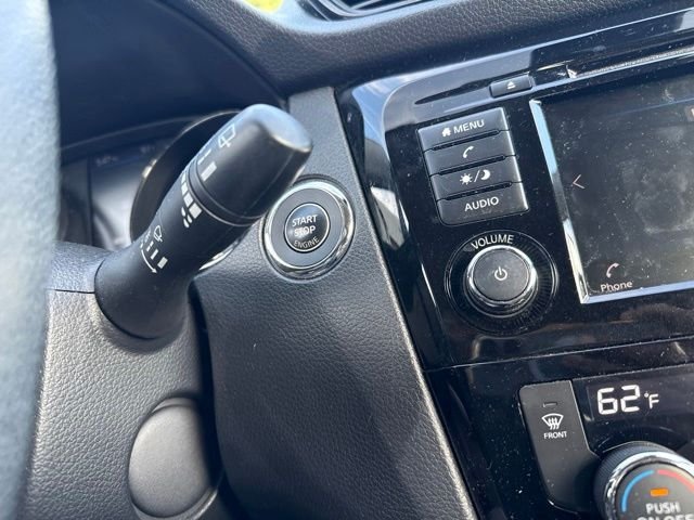 Used 2020 White Nissan SV image 11
